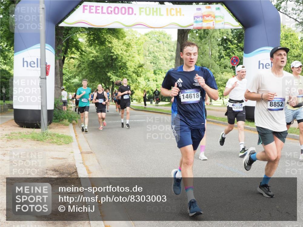 29.06.2025 - hella hamburg halbmarathon MichiJ http://msf.ph/oto/8303003 29.06.2025 10:34:56 Zwischen KM18-KM19 1942, 7480, 7599, 7962, 8852, 9305, 13223, 13554, 14618, 14619, 15026, 17846, 18118, 18797 meine-sportfotos.de