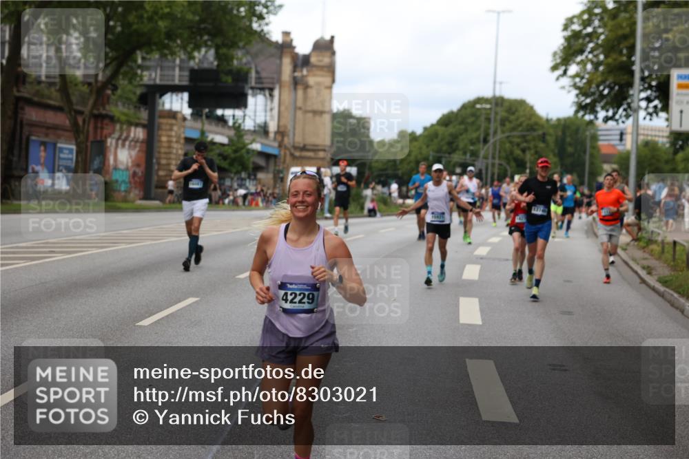29.06.2025 - hella hamburg halbmarathon Yannick Fuchs http://msf.ph/oto/8303021 29.06.2025 10:37:45 20KM 2653, 3109, 3116, 3124, 3697, 3928, 4080, 4229, 4318, 6495, 7026, 7508, 7635, 8664, 9114, 10099, 10237, 10251, 10493, 11177, 12153, 12623, 12657, 12723, 12776, 13398, 13746, 13807, 14201, 14210, 14484, 14849, 15706, 15921, 16314, 16338, 16997, 17391, 17403, 18274, 18449, 19009, 19038, 19051, 19229 meine-sportfotos.de