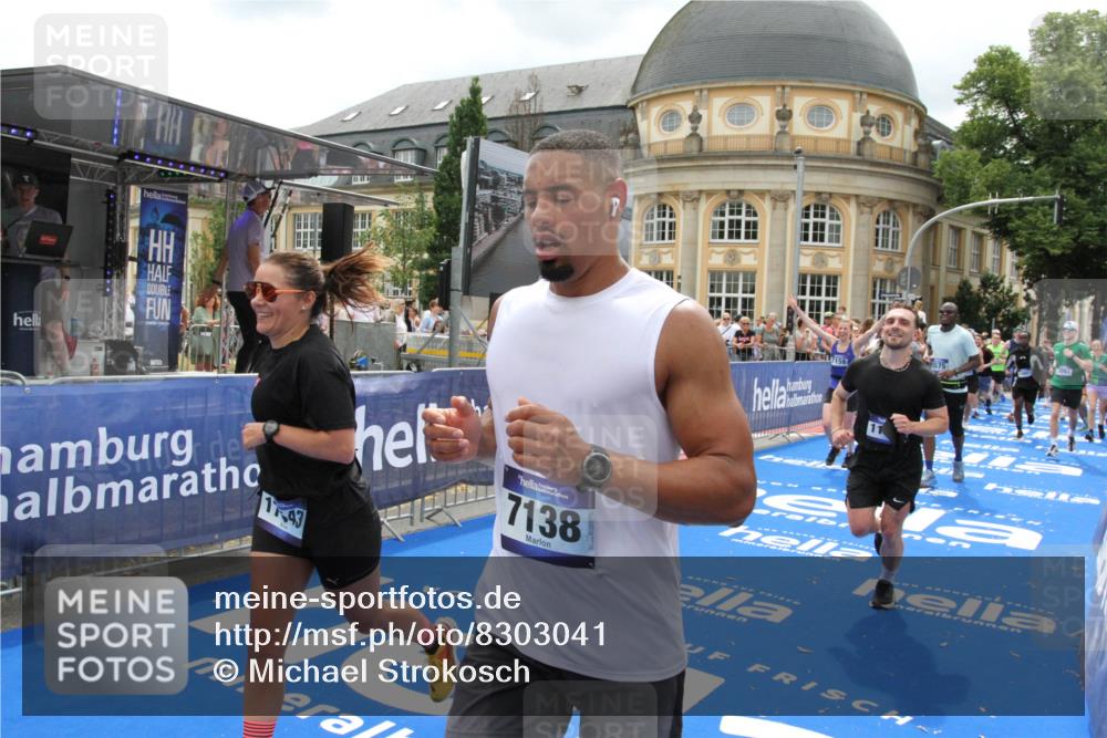 29.06.2025 - hella hamburg halbmarathon Michael Strokosch http://msf.ph/oto/8303041 29.06.2025 10:58:00 Ziel 1200, 2025, 2883, 3093, 3575, 4579, 6531, 7138, 7159, 7189, 8089, 9820, 11394, 12378, 13376, 13465, 14881, 15090, 15349, 15527, 17543, 18762 meine-sportfotos.de