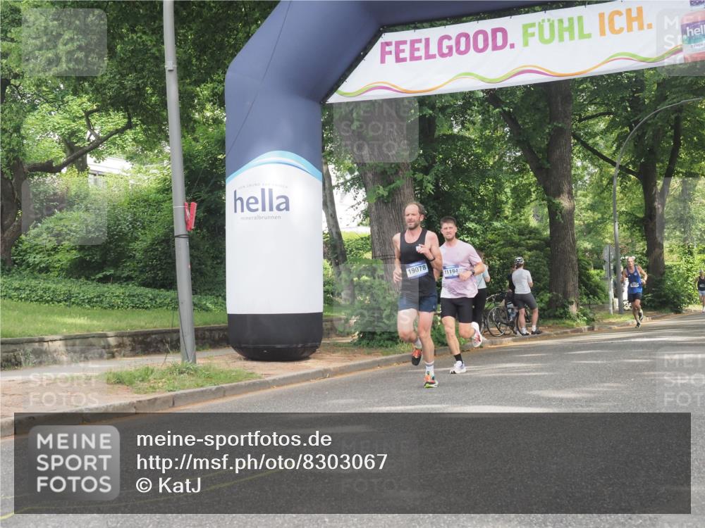 29.06.2025 - hella hamburg halbmarathon KatJ http://msf.ph/oto/8303067 29.06.2025 10:14:12 Zwischen KM18-KM19  meine-sportfotos.de