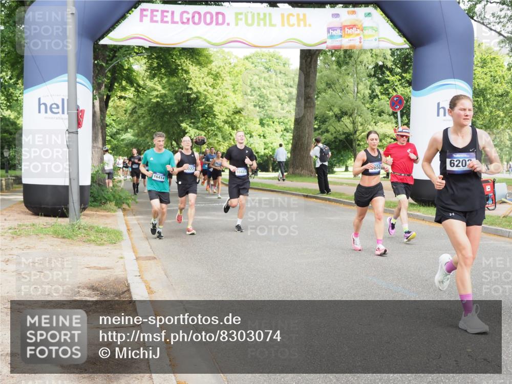 29.06.2025 - hella hamburg halbmarathon MichiJ http://msf.ph/oto/8303074 29.06.2025 10:34:57 Zwischen KM18-KM19 1689, 1942, 5022, 5650, 6203, 7480, 7962, 8852, 9305, 10423, 13223, 13554, 14618, 14619, 15026, 16414, 17846, 18118, 18797 meine-sportfotos.de