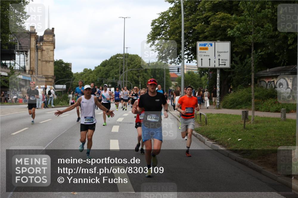 29.06.2025 - hella hamburg halbmarathon Yannick Fuchs http://msf.ph/oto/8303109 29.06.2025 10:37:47 20KM 3109, 3116, 3124, 3697, 3928, 4080, 4229, 4318, 6495, 7026, 7508, 7635, 8664, 9114, 10099, 10237, 10251, 10493, 11177, 11778, 12153, 12623, 12657, 12723, 12776, 13398, 13746, 13807, 14201, 14210, 14484, 14849, 15706, 15921, 16314, 16338, 16997, 17391, 17403, 18274, 18449, 19009, 19038, 19051, 19229 meine-sportfotos.de