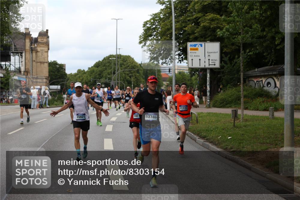 29.06.2025 - hella hamburg halbmarathon Yannick Fuchs http://msf.ph/oto/8303154 29.06.2025 10:37:47 20KM 3109, 3116, 3124, 3697, 3928, 4080, 4229, 4318, 6495, 7026, 7508, 7635, 8664, 9114, 10099, 10237, 10251, 10493, 11177, 11778, 12153, 12623, 12657, 12723, 12776, 13398, 13746, 13807, 14201, 14210, 14484, 14849, 15706, 15921, 16314, 16338, 16997, 17391, 17403, 18274, 18449, 19009, 19038, 19051, 19229 meine-sportfotos.de