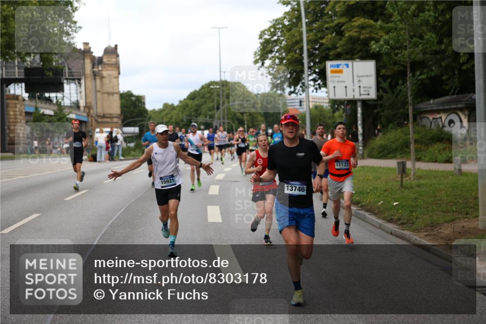 29.06.2025 - hella hamburg halbmarathon Yannick Fuchs http://msf.ph/oto/8303178 29.06.2025 10:37:47 20KM 3109, 3116, 3124, 3697, 3928, 4080, 4229, 4318, 6495, 7026, 7508, 7635, 8664, 9114, 10099, 10237, 10251, 10493, 11177, 11778, 12153, 12623, 12657, 12723, 12776, 13398, 13746, 13807, 14201, 14210, 14484, 14849, 15706, 15921, 16314, 16338, 16997, 17391, 17403, 18274, 18449, 19009, 19038, 19051, 19229 meine-sportfotos.de