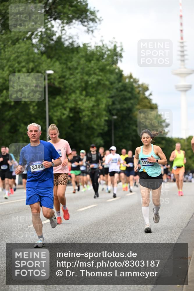 29.06.2025 - hella hamburg halbmarathon Dr. Thomas Lammeyer http://msf.ph/oto/8303187 29.06.2025 10:38:04 Kennedybrücke 1189, 1275, 1764, 1896, 2038, 2526, 2776, 2933, 3264, 3340, 3345, 3848, 4433, 4445, 4449, 4807, 4824, 4826, 5096, 5141, 5557, 5561, 5566, 5569, 5691, 5821, 5822, 5887, 6364, 6515, 6516, 6956, 7027, 7565, 7633, 7653, 7982, 8157, 8277, 8349, 8375, 8377, 8383, 8401, 8620, 9258, 9438, 9875, 9995, 10048, 10071, 10561, 10800, 11111, 11229, 11237, 11260, 11338 meine-sportfotos.de