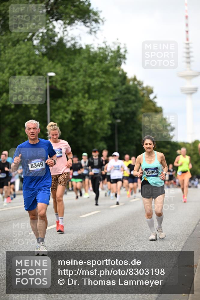 29.06.2025 - hella hamburg halbmarathon Dr. Thomas Lammeyer http://msf.ph/oto/8303198 29.06.2025 10:38:04 Kennedybrücke 1189, 1275, 1764, 1896, 2038, 2526, 2776, 2933, 3264, 3340, 3345, 3848, 4433, 4445, 4449, 4807, 4824, 4826, 5096, 5141, 5557, 5561, 5566, 5569, 5691, 5821, 5822, 5887, 6364, 6515, 6516, 6956, 7027, 7565, 7633, 7653, 7982, 8157, 8277, 8349, 8375, 8377, 8383, 8401, 8620, 9258, 9438, 9875, 9995, 10048, 10071, 10561, 10800, 11111, 11229, 11237, 11260, 11338 meine-sportfotos.de