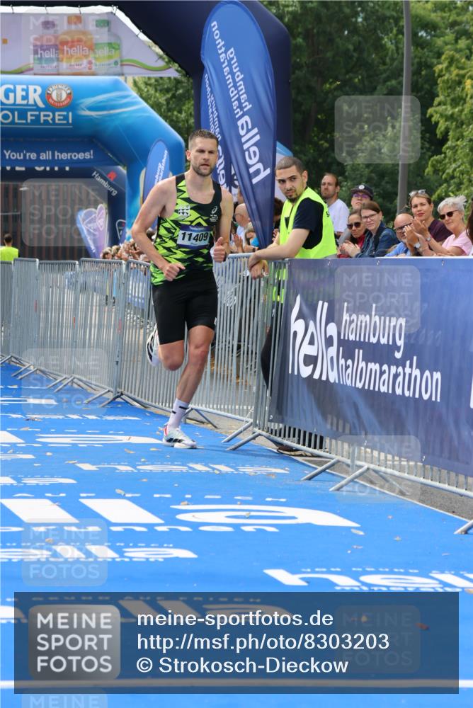 29.06.2025 - hella hamburg halbmarathon Strokosch-Dieckow http://msf.ph/oto/8303203 29.06.2025 10:16:17 Ziel 11409 meine-sportfotos.de