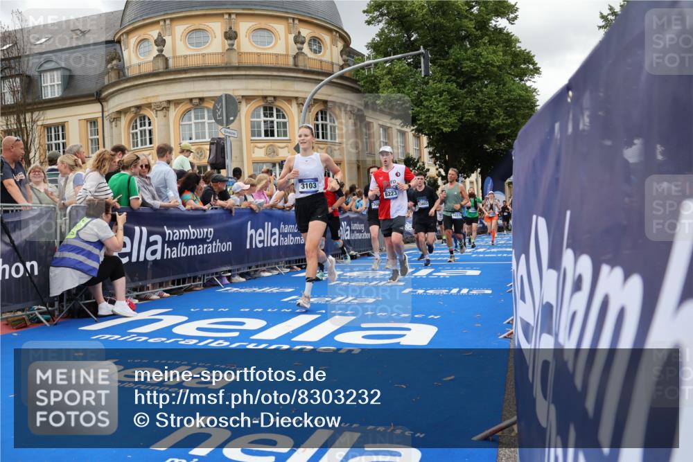 29.06.2025 - hella hamburg halbmarathon Strokosch-Dieckow http://msf.ph/oto/8303232 29.06.2025 10:54:18 Ziel 1267, 1442, 3103, 3177, 3426, 3861, 3898, 4635, 6082, 6084, 6443, 6511, 6512, 7274, 8223, 8772, 11009, 11430, 12213, 12321, 12362, 13033, 13289, 13803, 15169, 15946, 16327, 16527, 16574, 16750, 16780, 16879, 17087, 17698, 18268, 19067 meine-sportfotos.de