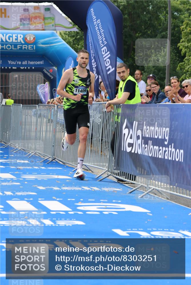 29.06.2025 - hella hamburg halbmarathon Strokosch-Dieckow http://msf.ph/oto/8303251 29.06.2025 10:16:17 Ziel 11409 meine-sportfotos.de