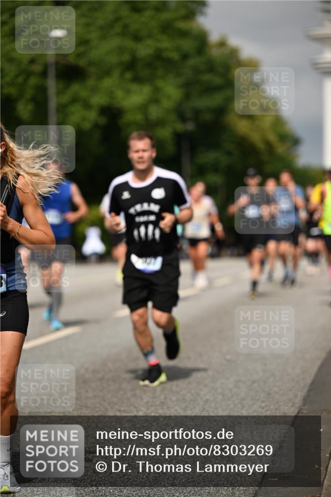 29.06.2025 - hella hamburg halbmarathon Dr. Thomas Lammeyer http://msf.ph/oto/8303269 29.06.2025 10:16:29 Kennedybrücke 1249, 1610, 1785, 1850, 1851, 2963, 2964, 3182, 3248, 3262, 3363, 4453, 4532, 5150, 5166, 5176, 6822, 6871, 7014, 7907, 8917, 8971, 9428, 9705, 10067, 10402, 10409, 10685, 11025 meine-sportfotos.de