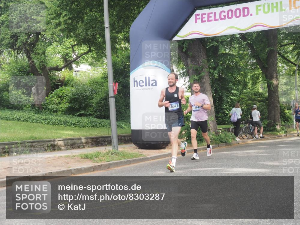 29.06.2025 - hella hamburg halbmarathon KatJ http://msf.ph/oto/8303287 29.06.2025 10:14:13 Zwischen KM18-KM19  meine-sportfotos.de