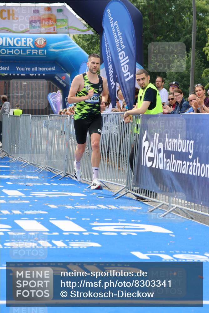 29.06.2025 - hella hamburg halbmarathon Strokosch-Dieckow http://msf.ph/oto/8303341 29.06.2025 10:16:17 Ziel 11409 meine-sportfotos.de