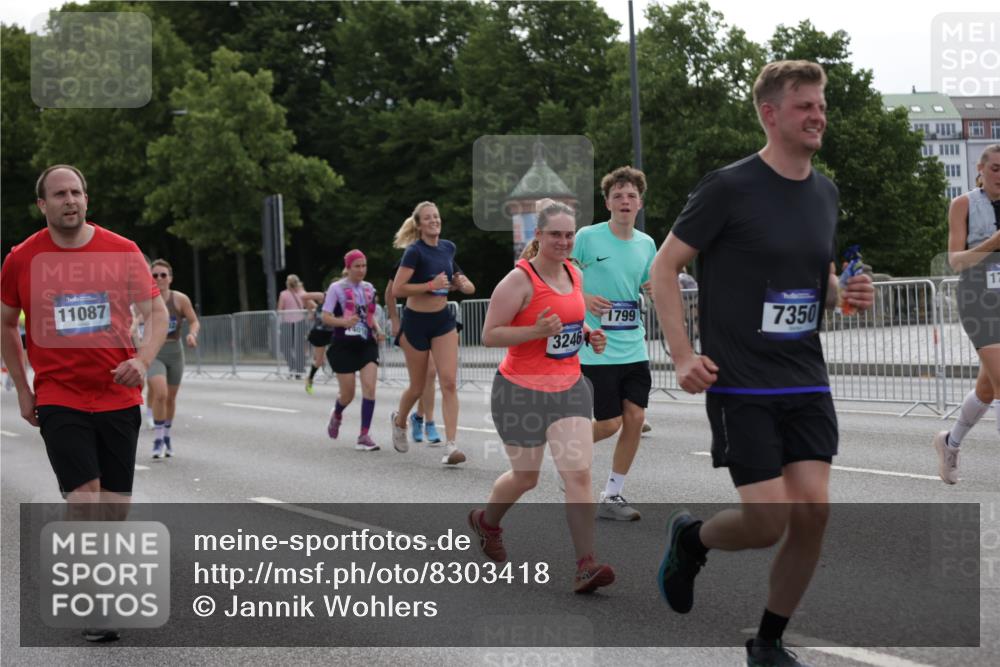 29.06.2025 - hella hamburg halbmarathon Jannik Wohlers http://msf.ph/oto/8303418 29.06.2025 10:37:28 Lombardsbrücke 1475, 1578, 1799, 1985, 2853, 3230, 3246, 3880, 5139, 5522, 5875, 6243, 6362, 6697, 7244, 7321, 7350, 7696, 8985, 9247, 9288, 9895, 10025, 10159, 10836, 11087, 11152, 11164, 11421, 11456, 11457, 11479, 11543, 11882, 12242, 12254, 13650, 14018, 15002, 15329, 15418, 15511, 16211, 16220, 16360, 17389, 17793, 17798, 18317, 18319, 18572, 18937 meine-sportfotos.de