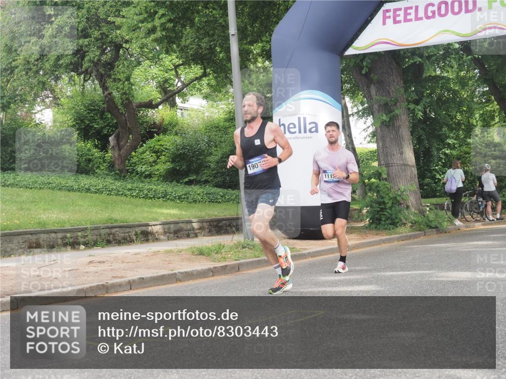 29.06.2025 - hella hamburg halbmarathon KatJ http://msf.ph/oto/8303443 29.06.2025 10:14:13 Zwischen KM18-KM19  meine-sportfotos.de
