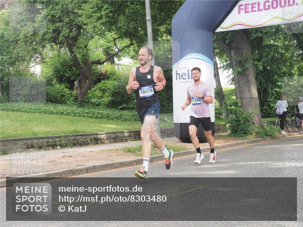 29.06.2025 - hella hamburg halbmarathon KatJ http://msf.ph/oto/8303480 29.06.2025 10:14:13 Zwischen KM18-KM19  meine-sportfotos.de
