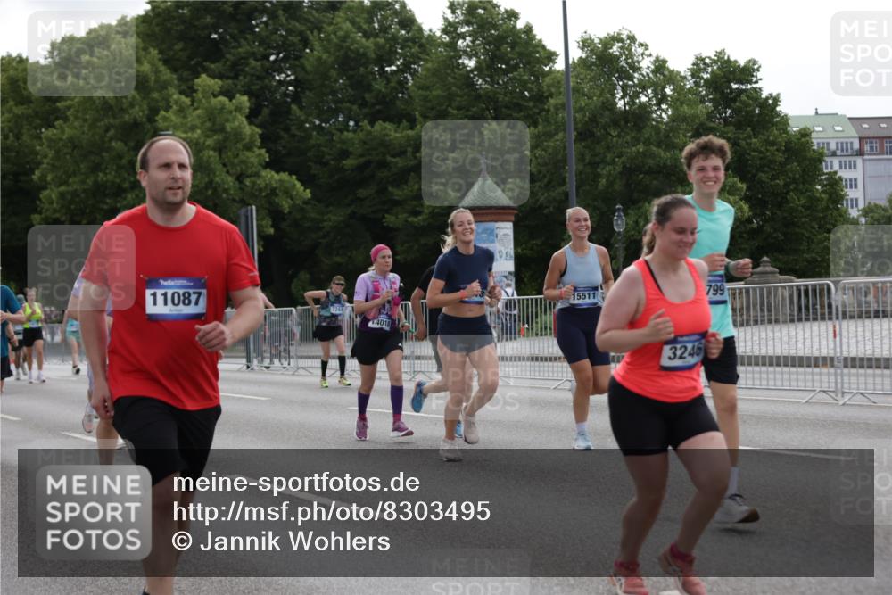 29.06.2025 - hella hamburg halbmarathon Jannik Wohlers http://msf.ph/oto/8303495 29.06.2025 10:37:28 Lombardsbrücke 1475, 1578, 1799, 1985, 2853, 3230, 3246, 3880, 5139, 5522, 5875, 6243, 6362, 6697, 7244, 7321, 7350, 7696, 8985, 9247, 9288, 9895, 10025, 10159, 10836, 11087, 11152, 11164, 11421, 11456, 11457, 11479, 11543, 11882, 12242, 12254, 13650, 14018, 15002, 15329, 15418, 15511, 16211, 16220, 16360, 17389, 17793, 17798, 18317, 18319, 18572, 18937 meine-sportfotos.de