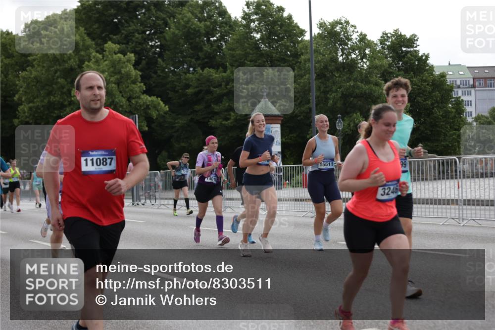 29.06.2025 - hella hamburg halbmarathon Jannik Wohlers http://msf.ph/oto/8303511 29.06.2025 10:37:28 Lombardsbrücke 1475, 1578, 1799, 1985, 2853, 3230, 3246, 3880, 5139, 5522, 5875, 6243, 6362, 6697, 7244, 7321, 7350, 7696, 8985, 9247, 9288, 9895, 10025, 10159, 10836, 11087, 11152, 11164, 11421, 11456, 11457, 11479, 11543, 11882, 12242, 12254, 13650, 14018, 15002, 15329, 15418, 15511, 16211, 16220, 16360, 17389, 17793, 17798, 18317, 18319, 18572, 18937 meine-sportfotos.de