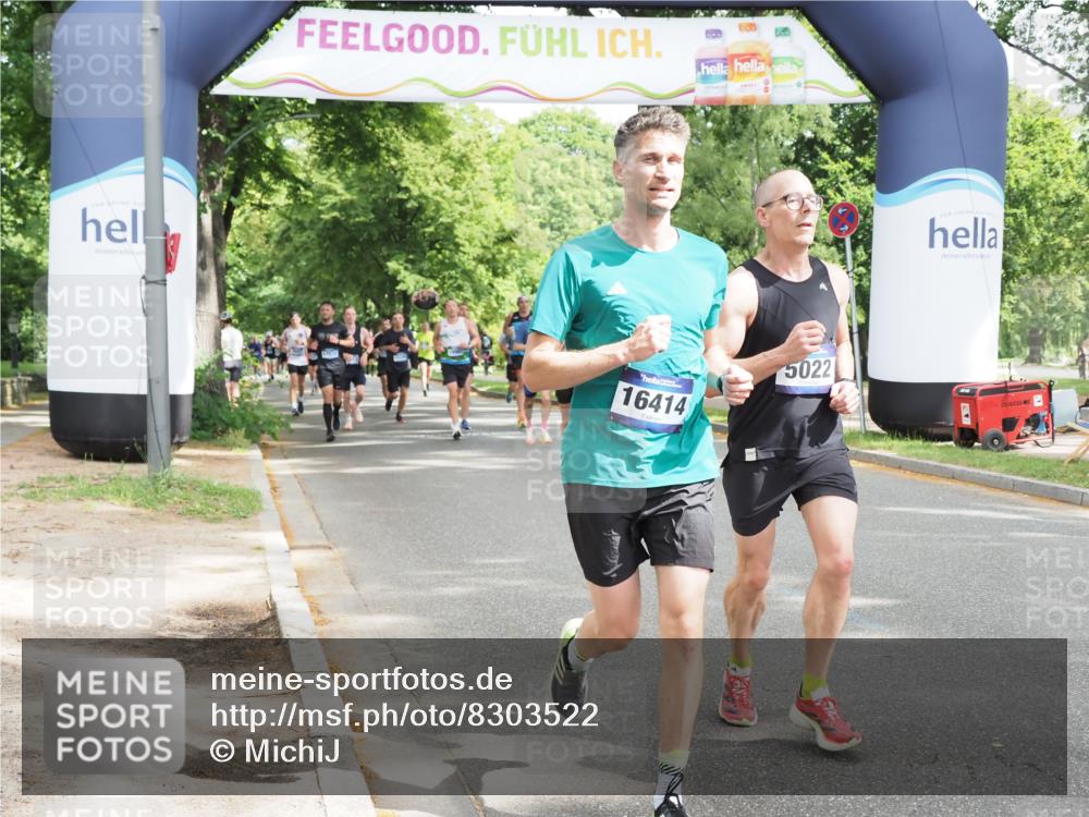 29.06.2025 - hella hamburg halbmarathon MichiJ http://msf.ph/oto/8303522 29.06.2025 10:35:00 Zwischen KM18-KM19 1689, 1942, 5022, 5650, 6203, 7480, 8852, 9305, 10423, 13554, 14618, 14619, 15026, 16414, 17846, 18118 meine-sportfotos.de