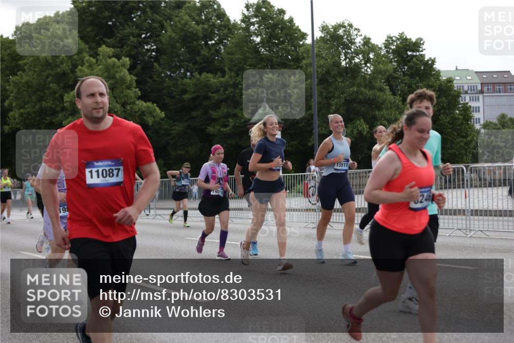 29.06.2025 - hella hamburg halbmarathon Jannik Wohlers http://msf.ph/oto/8303531 29.06.2025 10:37:28 Lombardsbrücke 1475, 1578, 1799, 1985, 2853, 3230, 3246, 3880, 5139, 5522, 5875, 6243, 6362, 6697, 7244, 7321, 7350, 7696, 8985, 9247, 9288, 9895, 10025, 10159, 10836, 11087, 11152, 11164, 11421, 11456, 11457, 11479, 11543, 11882, 12242, 12254, 13650, 14018, 15002, 15329, 15418, 15511, 16211, 16220, 16360, 17389, 17793, 17798, 18317, 18319, 18572, 18937 meine-sportfotos.de