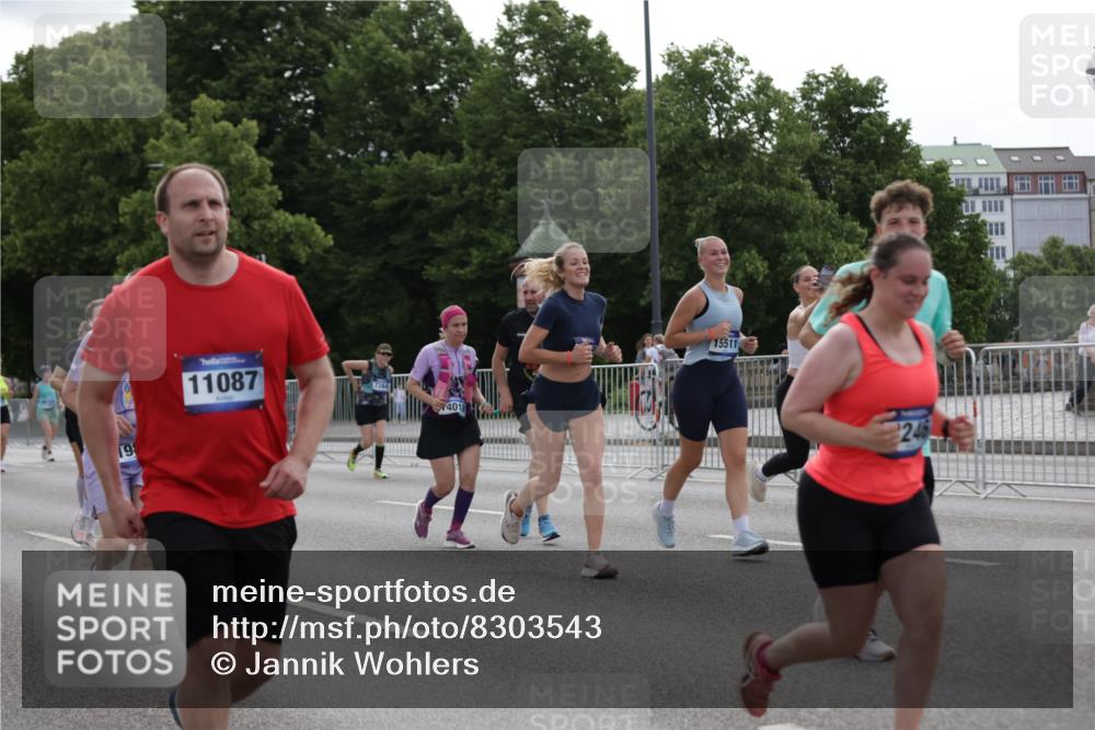 29.06.2025 - hella hamburg halbmarathon Jannik Wohlers http://msf.ph/oto/8303543 29.06.2025 10:37:28 Lombardsbrücke 1475, 1578, 1799, 1985, 2853, 3230, 3246, 3880, 5139, 5522, 5875, 6243, 6362, 6697, 7244, 7321, 7350, 7696, 8985, 9247, 9288, 9895, 10025, 10159, 10836, 11087, 11152, 11164, 11421, 11456, 11457, 11479, 11543, 11882, 12242, 12254, 13650, 14018, 15002, 15329, 15418, 15511, 16211, 16220, 16360, 17389, 17793, 17798, 18317, 18319, 18572, 18937 meine-sportfotos.de