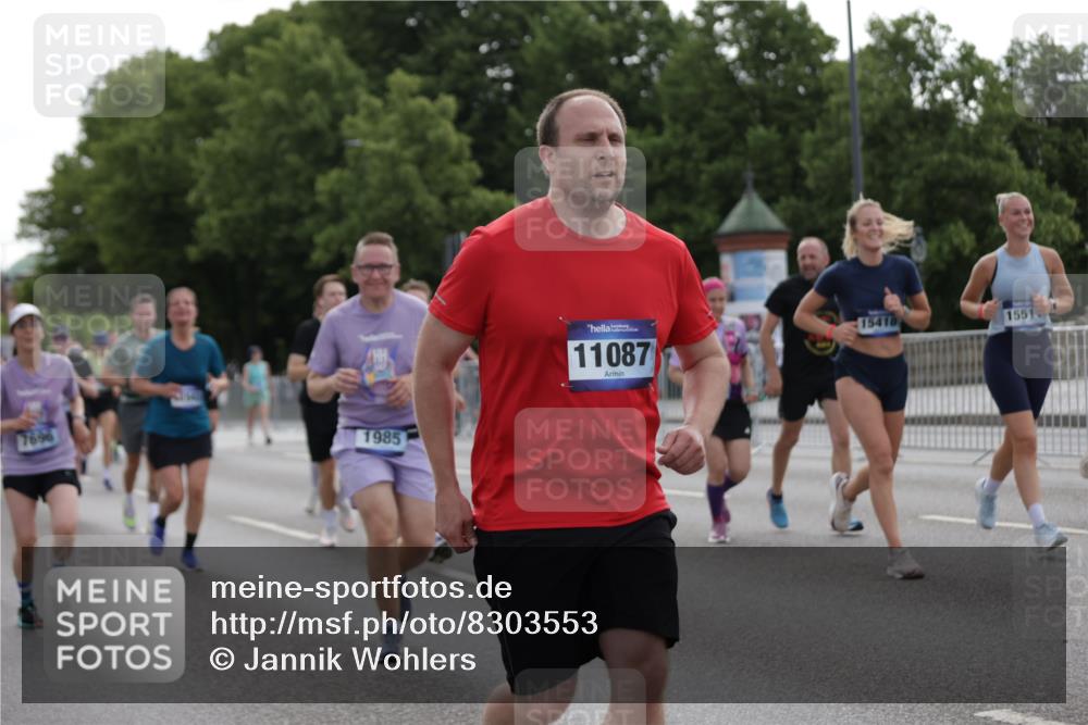 29.06.2025 - hella hamburg halbmarathon Jannik Wohlers http://msf.ph/oto/8303553 29.06.2025 10:37:29 Lombardsbrücke 1475, 1578, 1799, 1985, 2853, 3230, 3246, 3880, 5139, 5522, 6243, 6362, 6697, 7244, 7321, 7350, 7696, 8198, 8199, 8985, 9247, 9288, 9895, 10025, 10159, 10836, 11087, 11152, 11164, 11421, 11456, 11457, 11479, 11543, 11882, 12242, 12254, 12997, 13650, 14018, 15002, 15329, 15418, 15511, 15762, 16211, 16220, 16360, 17389, 17793, 18317, 18319, 18572, 18937 meine-sportfotos.de