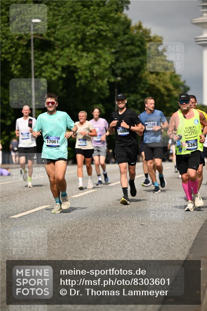 29.06.2025 - hella hamburg halbmarathon Dr. Thomas Lammeyer http://msf.ph/oto/8303601 29.06.2025 10:16:31 Kennedybrücke 1249, 1610, 1785, 1850, 1851, 2942, 2963, 2964, 3182, 3248, 3262, 3363, 4453, 4532, 5150, 5166, 5176, 6822, 7014, 7907, 8917, 8971, 9428, 9705, 10067, 10402, 10409, 10685, 11025 meine-sportfotos.de