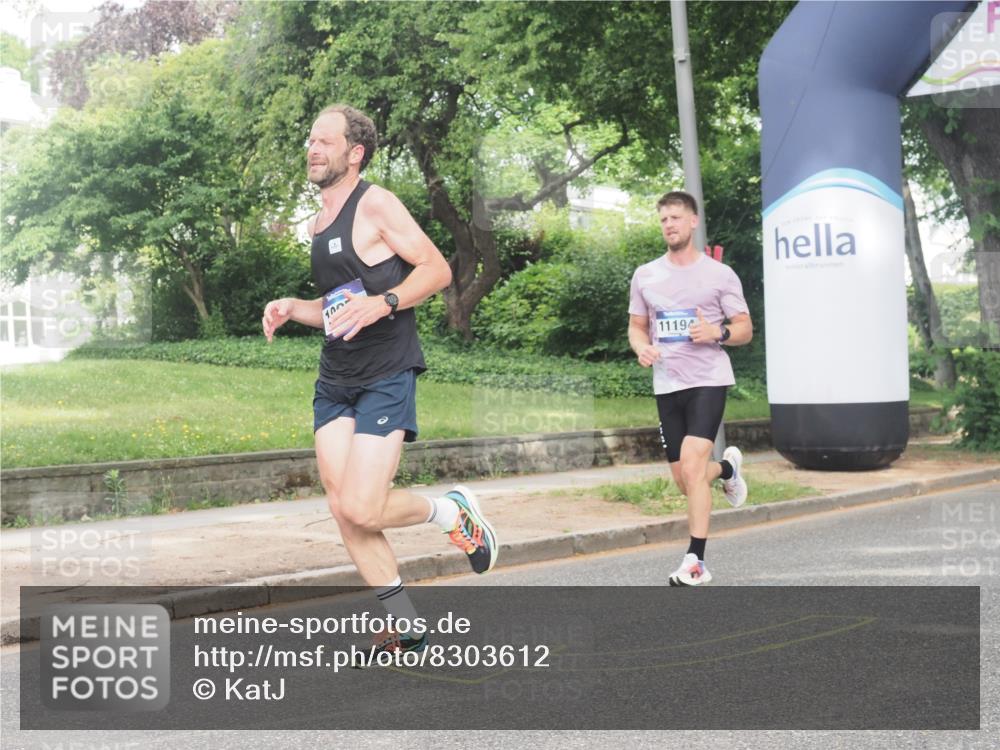 29.06.2025 - hella hamburg halbmarathon KatJ http://msf.ph/oto/8303612 29.06.2025 10:14:14 Zwischen KM18-KM19  meine-sportfotos.de