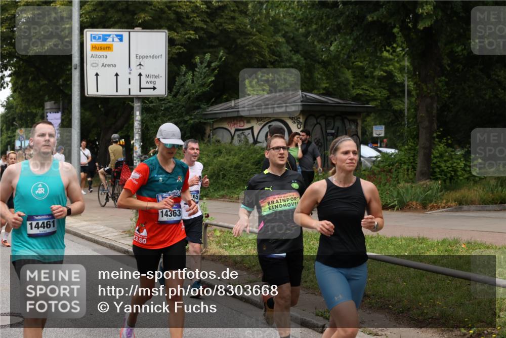 29.06.2025 - hella hamburg halbmarathon Yannick Fuchs http://msf.ph/oto/8303668 29.06.2025 10:50:06 20KM 1130, 1180, 1877, 2378, 2982, 3042, 3048, 4594, 4813, 4951, 5287, 5465, 5721, 5744, 6759, 7646, 7742, 8311, 8330, 8639, 8863, 8968, 8996, 9246, 9622, 9903, 10084, 11143, 11309, 11554, 11638, 11870, 12196, 12515, 12858, 13474, 14363, 14461, 15134, 16008, 16009, 16043, 16375, 16434, 16620, 16625, 17468, 18117, 18125, 18325, 18340, 18495, 18531, 18634, 18966, 19152 meine-sportfotos.de