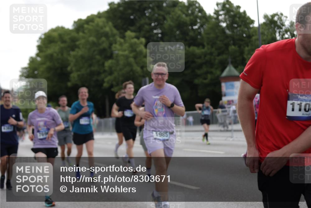 29.06.2025 - hella hamburg halbmarathon Jannik Wohlers http://msf.ph/oto/8303671 29.06.2025 10:37:29 Lombardsbrücke 1475, 1578, 1799, 1985, 2853, 3230, 3246, 3880, 5139, 5522, 6243, 6362, 6697, 7244, 7321, 7350, 7696, 8198, 8199, 8985, 9247, 9288, 9895, 10025, 10159, 10836, 11087, 11152, 11164, 11421, 11456, 11457, 11479, 11543, 11882, 12242, 12254, 12997, 13650, 14018, 15002, 15329, 15418, 15511, 15762, 16211, 16220, 16360, 17389, 17793, 18317, 18319, 18572, 18937 meine-sportfotos.de