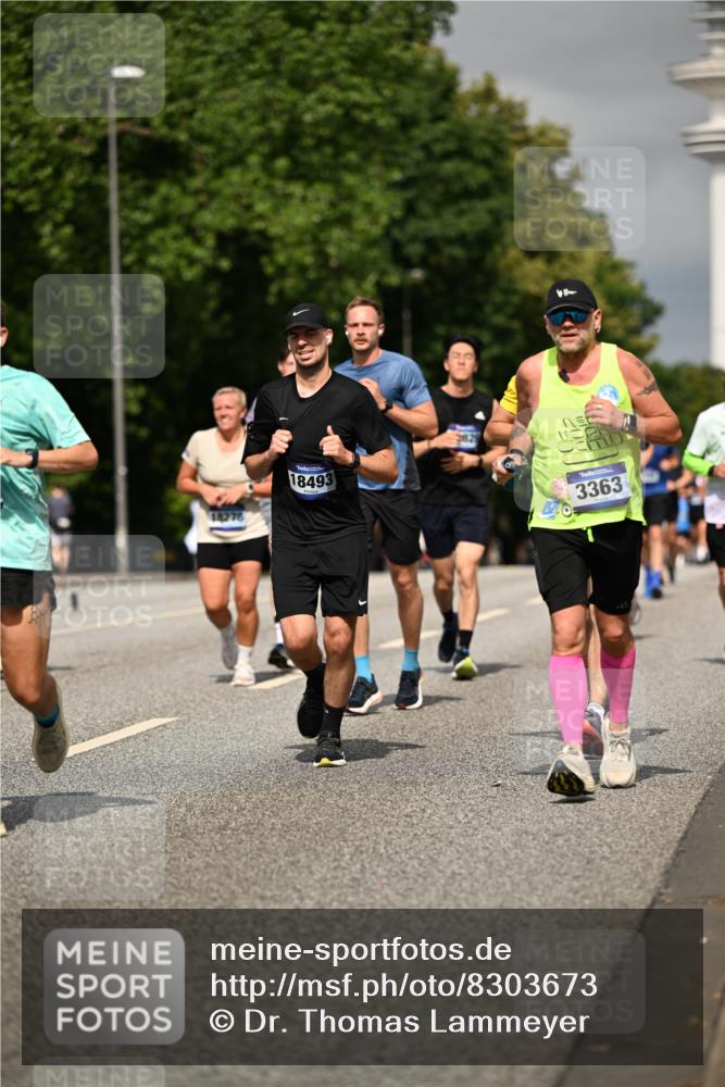29.06.2025 - hella hamburg halbmarathon Dr. Thomas Lammeyer http://msf.ph/oto/8303673 29.06.2025 10:16:32 Kennedybrücke 1249, 1610, 1785, 1850, 1851, 2531, 2942, 2963, 2964, 3182, 3248, 3363, 4453, 4532, 5150, 5166, 5176, 6822, 7014, 7907, 8405, 8917, 8971, 9428, 9705, 10067, 10402, 10409, 10685, 11025 meine-sportfotos.de