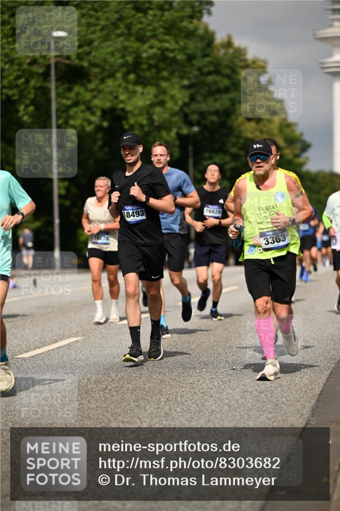 29.06.2025 - hella hamburg halbmarathon Dr. Thomas Lammeyer http://msf.ph/oto/8303682 29.06.2025 10:16:33 Kennedybrücke 1610, 1785, 1851, 2531, 2942, 2963, 2964, 3363, 4453, 4532, 5150, 5166, 6822, 7014, 7907, 8398, 8405, 8917, 8971, 9428, 9705, 10067, 10402, 10409, 10685, 11025 meine-sportfotos.de