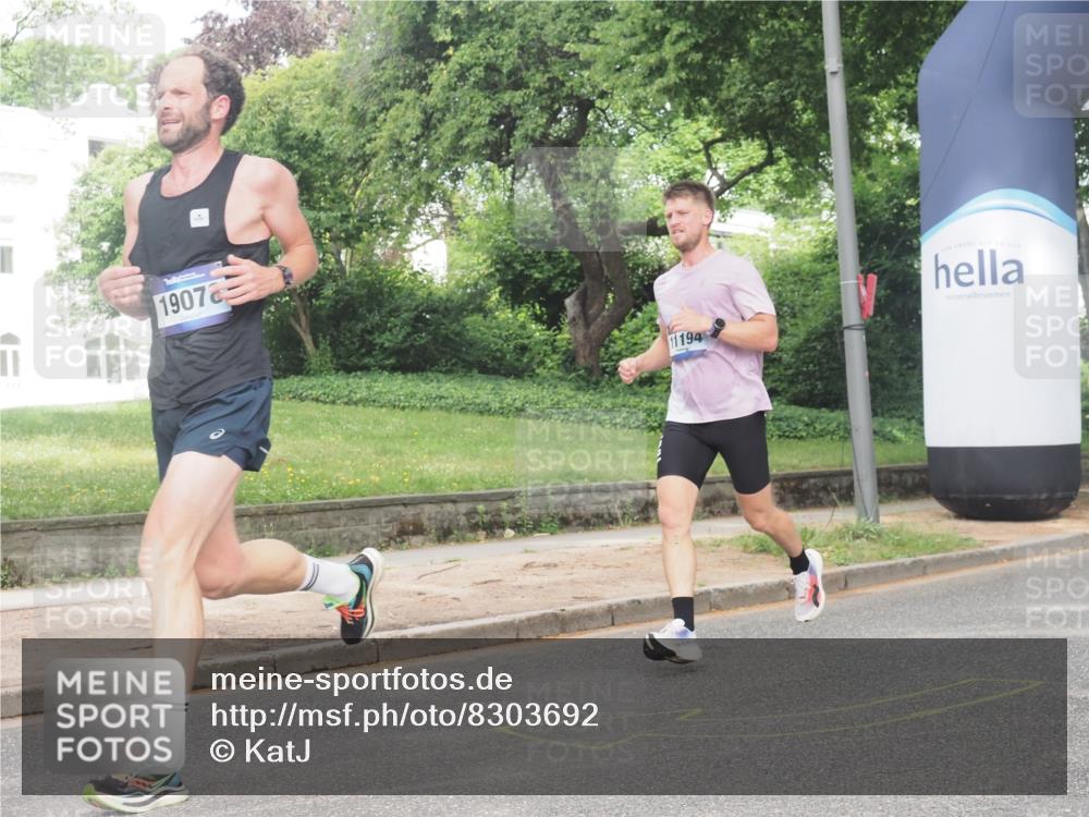 29.06.2025 - hella hamburg halbmarathon KatJ http://msf.ph/oto/8303692 29.06.2025 10:14:14 Zwischen KM18-KM19  meine-sportfotos.de