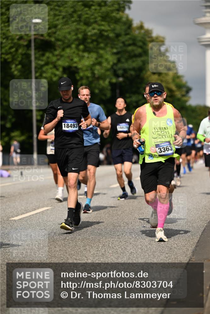 29.06.2025 - hella hamburg halbmarathon Dr. Thomas Lammeyer http://msf.ph/oto/8303704 29.06.2025 10:16:33 Kennedybrücke 1610, 1785, 1851, 2531, 2942, 2963, 2964, 3363, 4453, 4532, 5150, 5166, 6822, 7014, 7907, 8398, 8405, 8917, 8971, 9428, 9705, 10067, 10402, 10409, 10685, 11025 meine-sportfotos.de