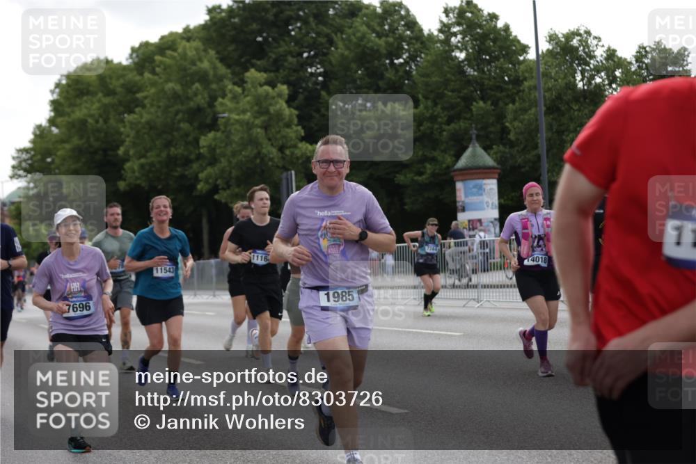 29.06.2025 - hella hamburg halbmarathon Jannik Wohlers http://msf.ph/oto/8303726 29.06.2025 10:37:29 Lombardsbrücke 1475, 1578, 1799, 1985, 2853, 3230, 3246, 3880, 5139, 5522, 6243, 6362, 6697, 7244, 7321, 7350, 7696, 8198, 8199, 8985, 9247, 9288, 9895, 10025, 10159, 10836, 11087, 11152, 11164, 11421, 11456, 11457, 11479, 11543, 11882, 12242, 12254, 12997, 13650, 14018, 15002, 15329, 15418, 15511, 15762, 16211, 16220, 16360, 17389, 17793, 18317, 18319, 18572, 18937 meine-sportfotos.de
