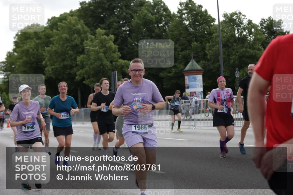 29.06.2025 - hella hamburg halbmarathon Jannik Wohlers http://msf.ph/oto/8303761 29.06.2025 10:37:29 Lombardsbrücke 1475, 1578, 1799, 1985, 2853, 3230, 3246, 3880, 5139, 5522, 6243, 6362, 6697, 7244, 7321, 7350, 7696, 8198, 8199, 8985, 9247, 9288, 9895, 10025, 10159, 10836, 11087, 11152, 11164, 11421, 11456, 11457, 11479, 11543, 11882, 12242, 12254, 12997, 13650, 14018, 15002, 15329, 15418, 15511, 15762, 16211, 16220, 16360, 17389, 17793, 18317, 18319, 18572, 18937 meine-sportfotos.de