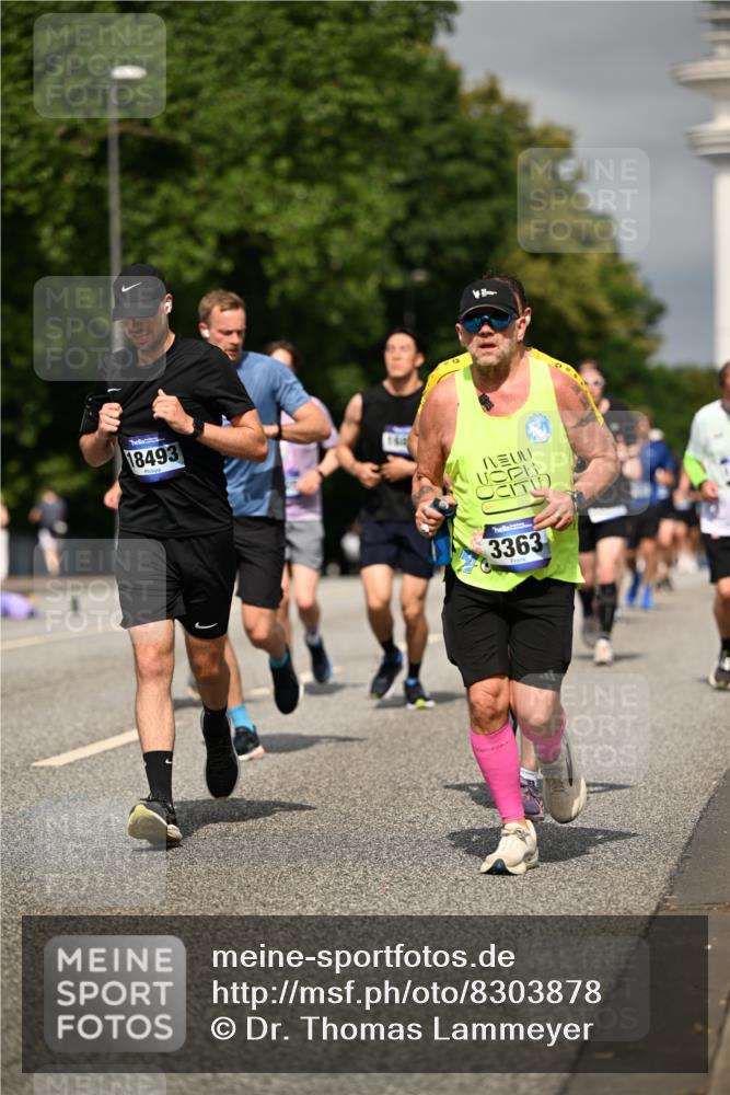 29.06.2025 - hella hamburg halbmarathon Dr. Thomas Lammeyer http://msf.ph/oto/8303878 29.06.2025 10:16:33 Kennedybrücke 1610, 1785, 1851, 2531, 2942, 2963, 2964, 3363, 4453, 4532, 5150, 5166, 6822, 7014, 7907, 8398, 8405, 8917, 8971, 9428, 9705, 10067, 10402, 10409, 10685, 11025 meine-sportfotos.de
