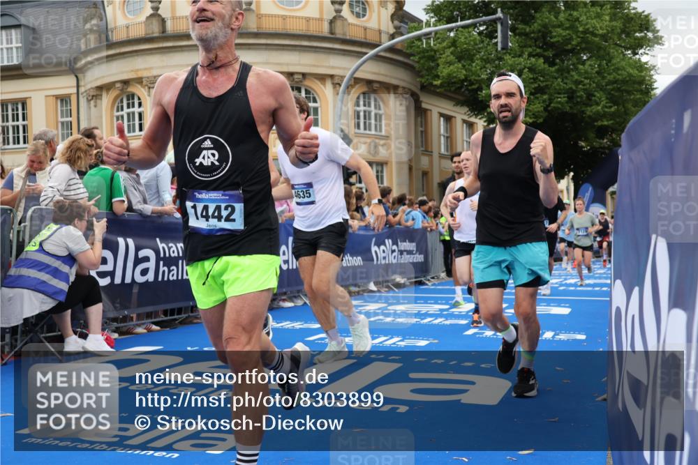29.06.2025 - hella hamburg halbmarathon Strokosch-Dieckow http://msf.ph/oto/8303899 29.06.2025 10:54:25 Ziel 1267, 1442, 2474, 3426, 3794, 4635, 4868, 6511, 6512, 7129, 8772, 8798, 11009, 11797, 11799, 12321, 12362, 12607, 13289, 15146, 15946, 16327, 16574, 16750, 16879, 17698, 18268, 19067 meine-sportfotos.de