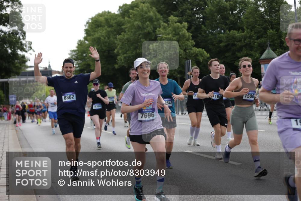 29.06.2025 - hella hamburg halbmarathon Jannik Wohlers http://msf.ph/oto/8303949 29.06.2025 10:37:30 Lombardsbrücke 1475, 1578, 1799, 1985, 2853, 3230, 3246, 3880, 4921, 5139, 5522, 6362, 6697, 7244, 7321, 7350, 7629, 7696, 8198, 8199, 8985, 9247, 9288, 9895, 10025, 10159, 10836, 11087, 11152, 11164, 11421, 11456, 11457, 11479, 11543, 11882, 12242, 12997, 13650, 14018, 15002, 15329, 15418, 15511, 15762, 16211, 16220, 16360, 17389, 17793, 18317, 18319, 18572, 18937 meine-sportfotos.de