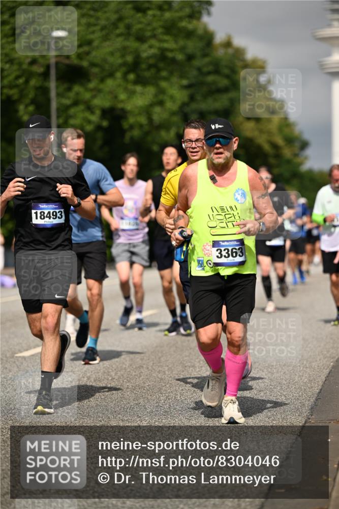 29.06.2025 - hella hamburg halbmarathon Dr. Thomas Lammeyer http://msf.ph/oto/8304046 29.06.2025 10:16:34 Kennedybrücke 1610, 1785, 1851, 2531, 2942, 2963, 2964, 3360, 3363, 4532, 5150, 5166, 7014, 7907, 8398, 8405, 8917, 8971, 9428, 9705, 10067, 10402, 10409, 10685, 11025 meine-sportfotos.de