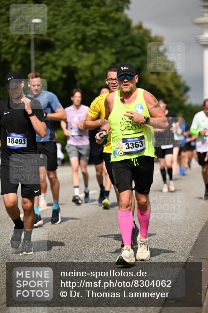 29.06.2025 - hella hamburg halbmarathon Dr. Thomas Lammeyer http://msf.ph/oto/8304062 29.06.2025 10:16:34 Kennedybrücke 1610, 1785, 1851, 2531, 2942, 2963, 2964, 3360, 3363, 4532, 5150, 5166, 7014, 7907, 8398, 8405, 8917, 8971, 9428, 9705, 10067, 10402, 10409, 10685, 11025 meine-sportfotos.de