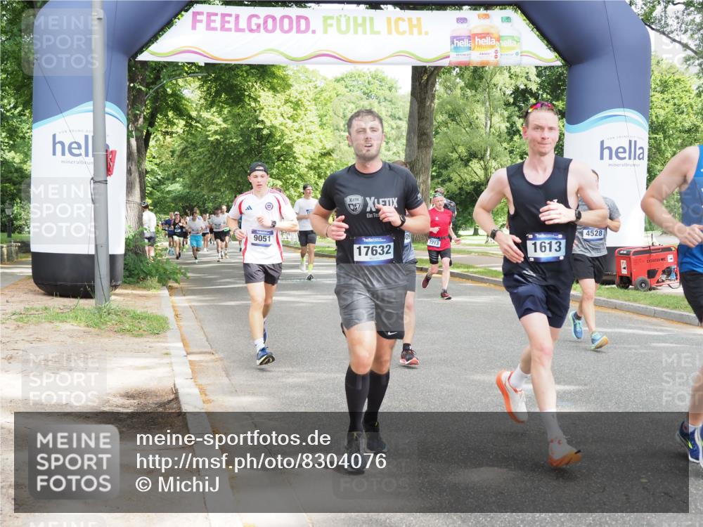 29.06.2025 - hella hamburg halbmarathon MichiJ http://msf.ph/oto/8304076 29.06.2025 10:35:06 Zwischen KM18-KM19 1613, 2213, 2274, 4528, 9051, 14594, 15309, 16089, 17229, 17632, 18882, 18963 meine-sportfotos.de