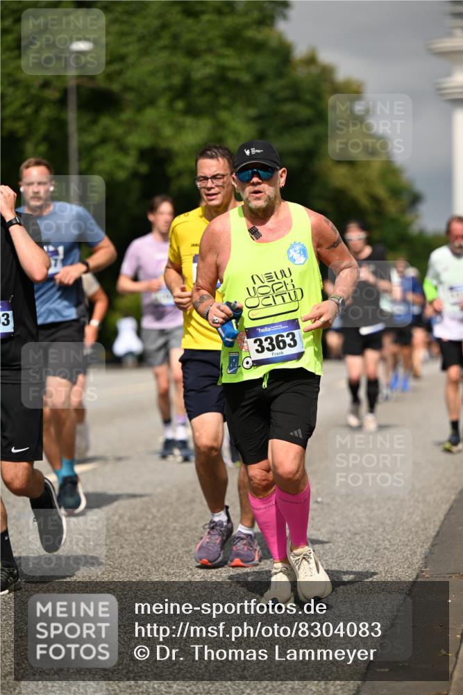 29.06.2025 - hella hamburg halbmarathon Dr. Thomas Lammeyer http://msf.ph/oto/8304083 29.06.2025 10:16:34 Kennedybrücke 1610, 1785, 1851, 2531, 2942, 2963, 2964, 3360, 3363, 4532, 5150, 5166, 7014, 7907, 8398, 8405, 8917, 8971, 9428, 9705, 10067, 10402, 10409, 10685, 11025 meine-sportfotos.de