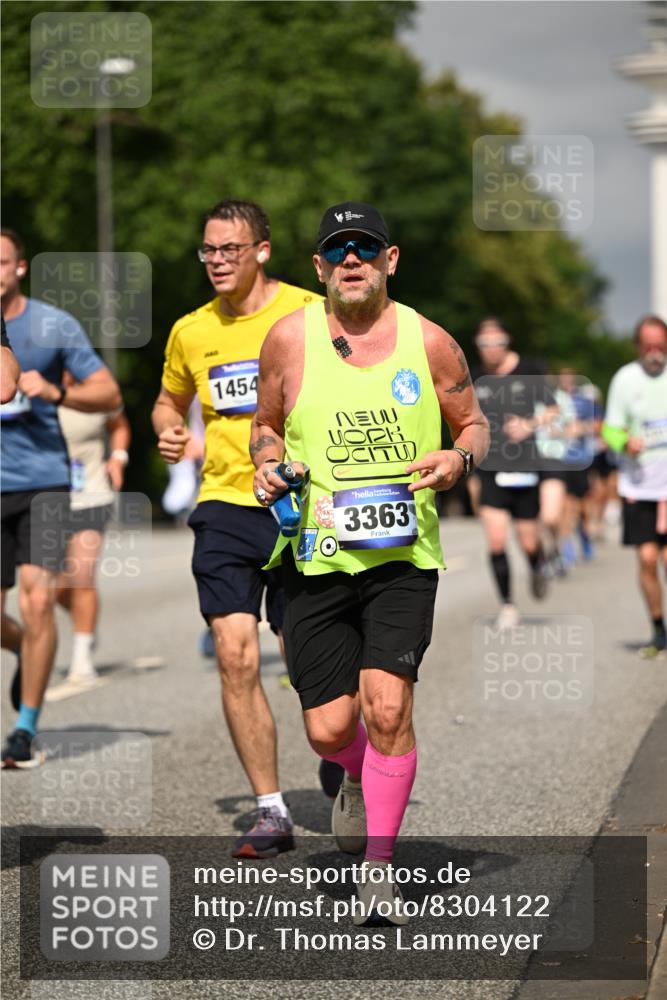 29.06.2025 - hella hamburg halbmarathon Dr. Thomas Lammeyer http://msf.ph/oto/8304122 29.06.2025 10:16:35 Kennedybrücke 1610, 1785, 2531, 2942, 2963, 2964, 3360, 3363, 4532, 5150, 7014, 7907, 8398, 8405, 8917, 8971, 9428, 9705, 10067, 10402, 10409, 10685, 11025 meine-sportfotos.de