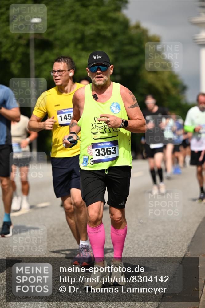 29.06.2025 - hella hamburg halbmarathon Dr. Thomas Lammeyer http://msf.ph/oto/8304142 29.06.2025 10:16:35 Kennedybrücke 1610, 1785, 2531, 2942, 2963, 2964, 3360, 3363, 4532, 5150, 7014, 7907, 8398, 8405, 8917, 8971, 9428, 9705, 10067, 10402, 10409, 10685, 11025 meine-sportfotos.de