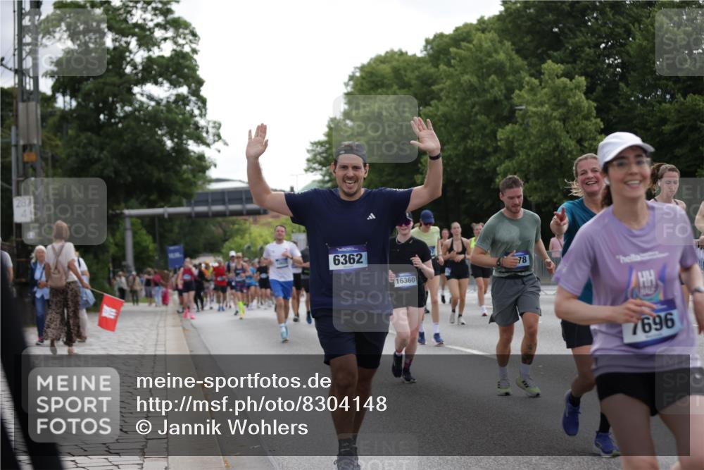 29.06.2025 - hella hamburg halbmarathon Jannik Wohlers http://msf.ph/oto/8304148 29.06.2025 10:37:31 Lombardsbrücke 1475, 1578, 1799, 1985, 2786, 3246, 3880, 4921, 5139, 5522, 6362, 6697, 7244, 7321, 7350, 7629, 7696, 8198, 8199, 8985, 9247, 9288, 9350, 9895, 10025, 10159, 10836, 11087, 11152, 11164, 11421, 11456, 11457, 11479, 11543, 11882, 12242, 12997, 13650, 14018, 15002, 15329, 15418, 15511, 15562, 15762, 16211, 16220, 16360, 17389, 18317, 18319, 18572, 18937 meine-sportfotos.de