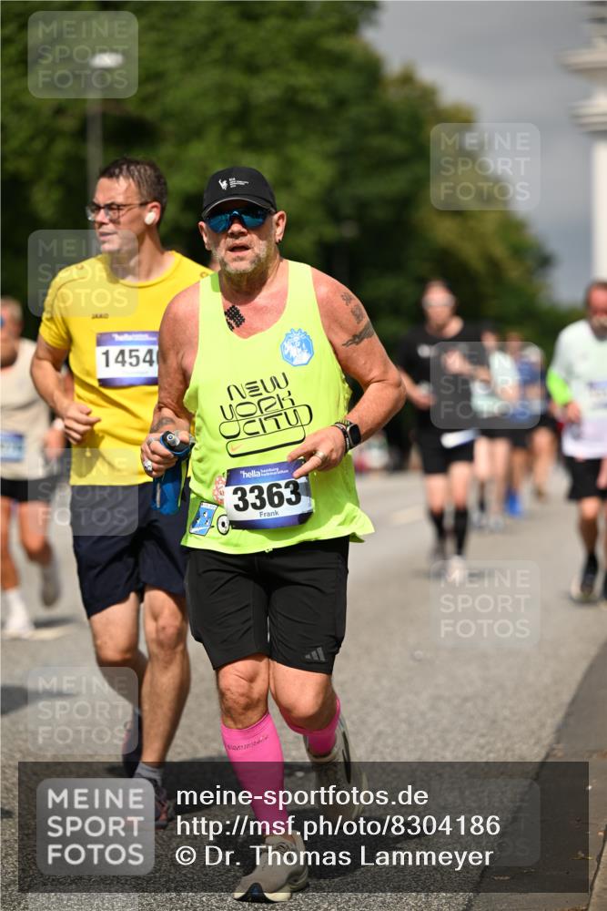 29.06.2025 - hella hamburg halbmarathon Dr. Thomas Lammeyer http://msf.ph/oto/8304186 29.06.2025 10:16:35 Kennedybrücke 1610, 1785, 2531, 2942, 2963, 2964, 3360, 3363, 4532, 5150, 7014, 7907, 8398, 8405, 8917, 8971, 9428, 9705, 10067, 10402, 10409, 10685, 11025 meine-sportfotos.de