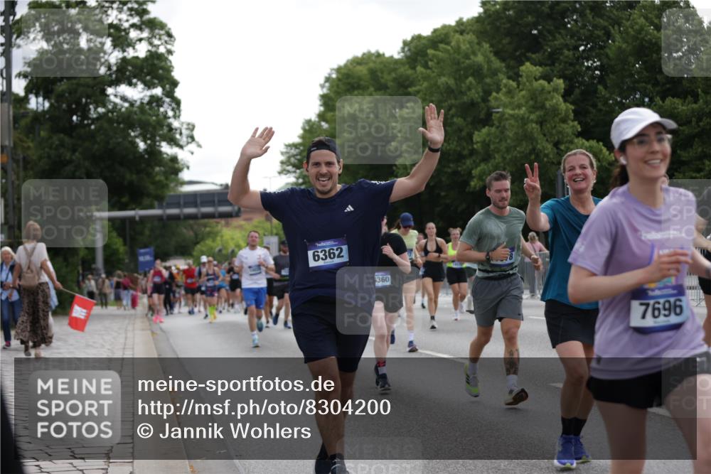 29.06.2025 - hella hamburg halbmarathon Jannik Wohlers http://msf.ph/oto/8304200 29.06.2025 10:37:31 Lombardsbrücke 1475, 1578, 1799, 1985, 2786, 3246, 3880, 4921, 5139, 5522, 6362, 6697, 7244, 7321, 7350, 7629, 7696, 8198, 8199, 8985, 9247, 9288, 9350, 9895, 10025, 10159, 10836, 11087, 11152, 11164, 11421, 11456, 11457, 11479, 11543, 11882, 12242, 12997, 13650, 14018, 15002, 15329, 15418, 15511, 15562, 15762, 16211, 16220, 16360, 17389, 18317, 18319, 18572, 18937 meine-sportfotos.de