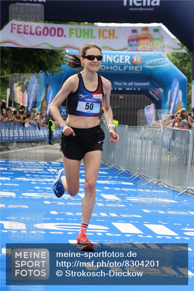 29.06.2025 - hella hamburg halbmarathon Strokosch-Dieckow http://msf.ph/oto/8304201 29.06.2025 10:16:09 Ziel 50 meine-sportfotos.de