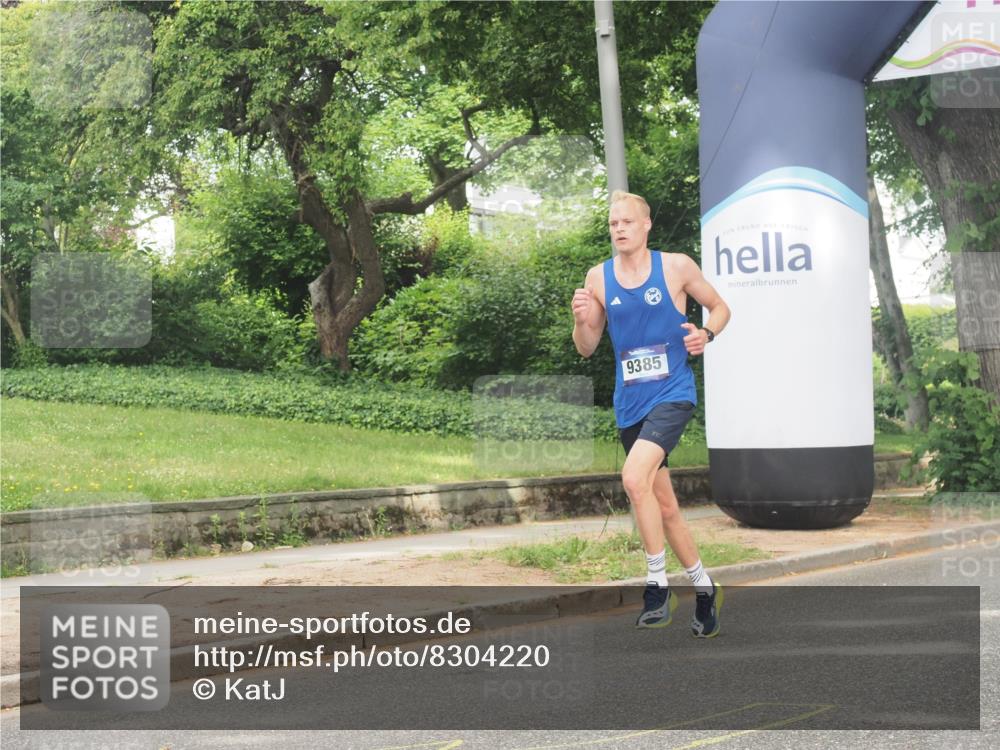 29.06.2025 - hella hamburg halbmarathon KatJ http://msf.ph/oto/8304220 29.06.2025 10:14:18 Zwischen KM18-KM19  meine-sportfotos.de