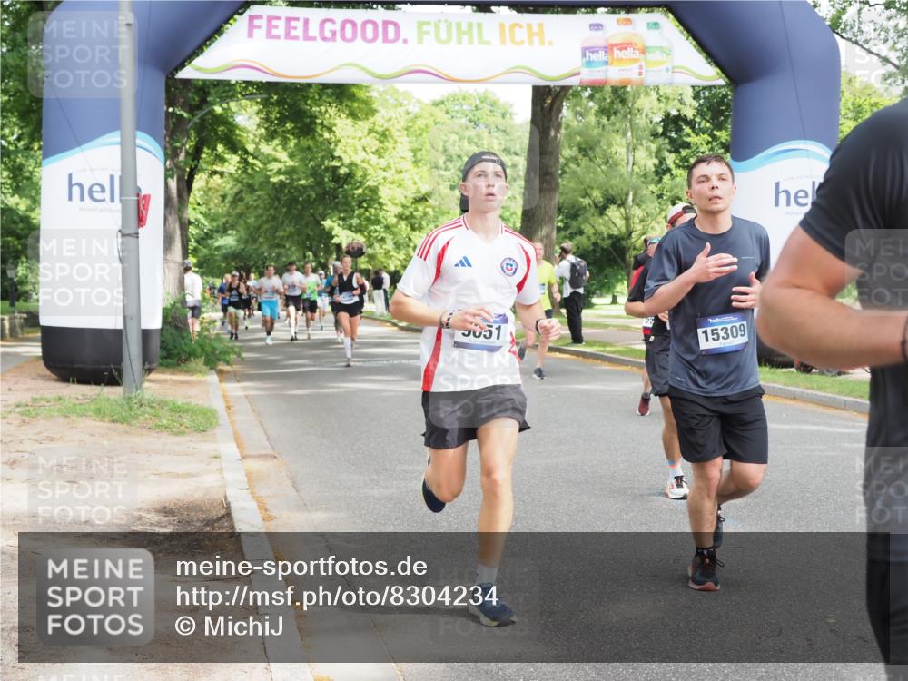 29.06.2025 - hella hamburg halbmarathon MichiJ http://msf.ph/oto/8304234 29.06.2025 10:35:07 Zwischen KM18-KM19 1613, 2213, 2274, 4528, 9051, 14594, 15309, 15923, 16089, 17229, 17632, 18882, 18963 meine-sportfotos.de